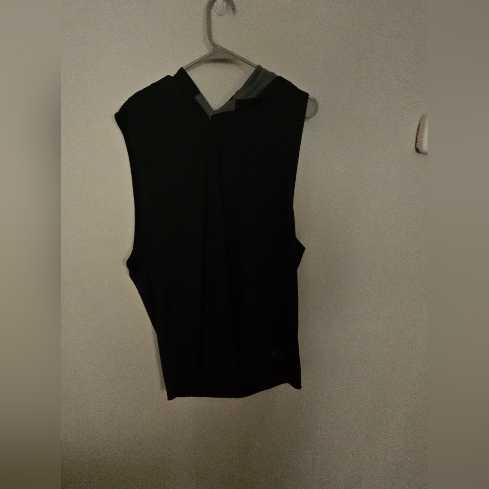 Under Armour men's top